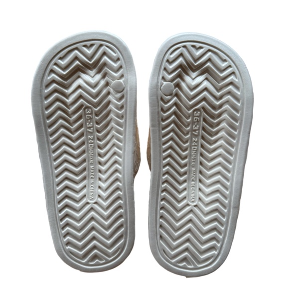 Womens Slip On Sandals NWOT - Picture 3 of 6